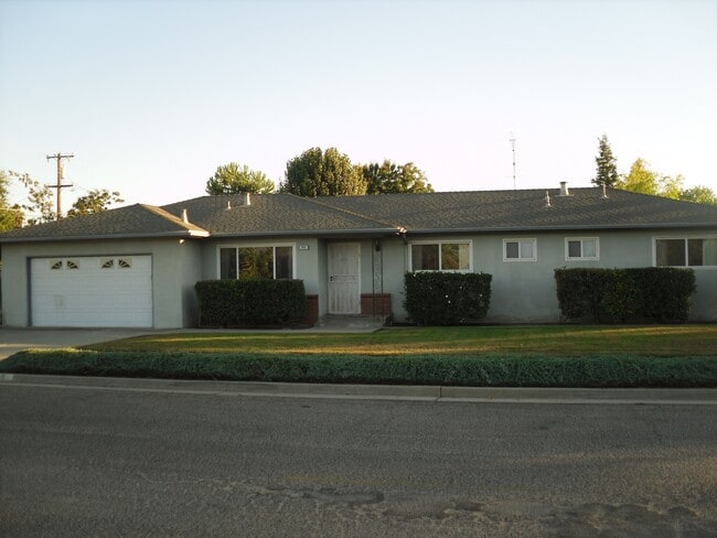 Building Photo - Beautiful Home!!