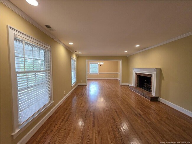 Building Photo - 342 Devane St