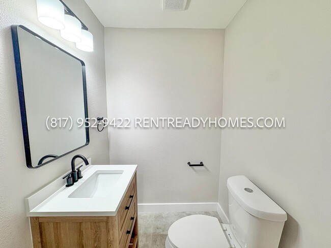 Building Photo - 1416 Fairbanks St