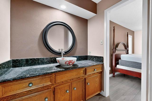 Building Photo - 1301 Warwick St