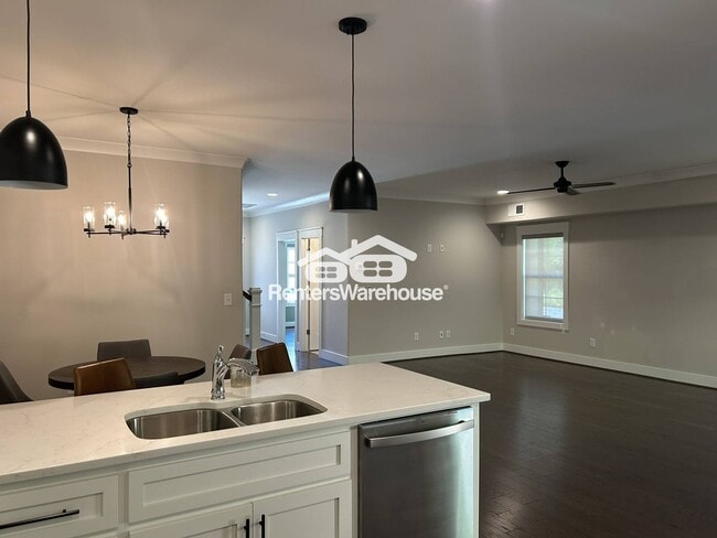 Building Photo - 406 Sunbelt Dr