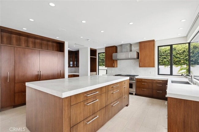 Building Photo - 1523 Dolphin Terrace