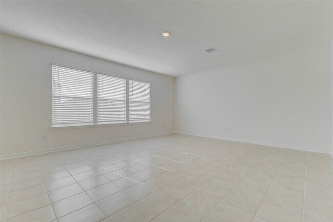Building Photo - 7706 Coral Ky Dr