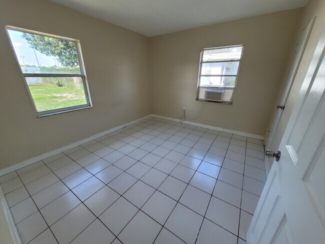 Building Photo - 114 Cocoa Pl