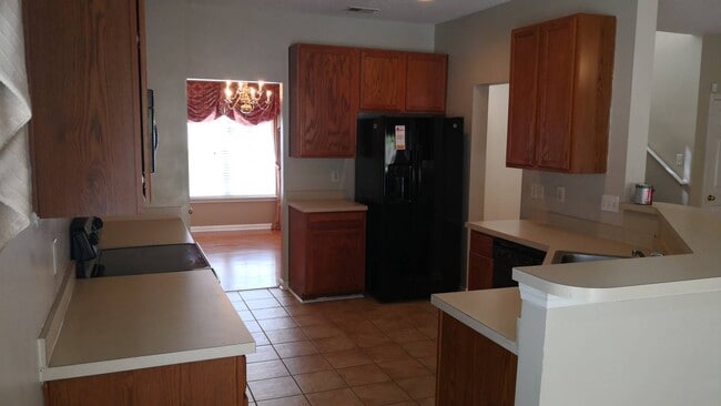 Building Photo - 17 Trailstream Dr