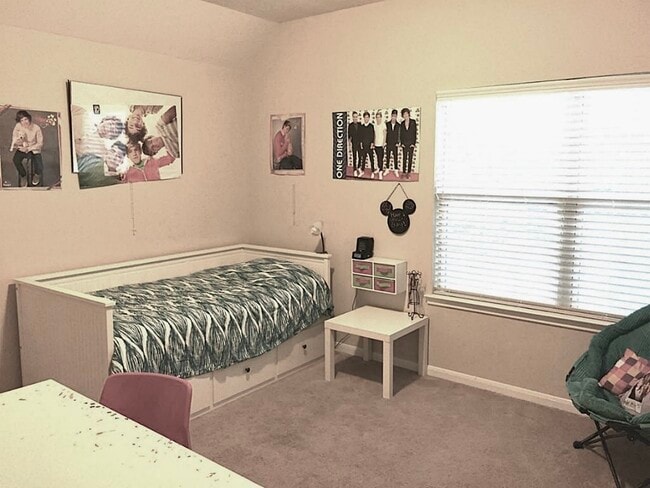 Building Photo - 6422 Addlestone Ridge Ln