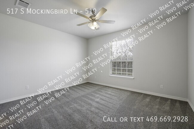 Building Photo - 517 S Mockingbird Ln