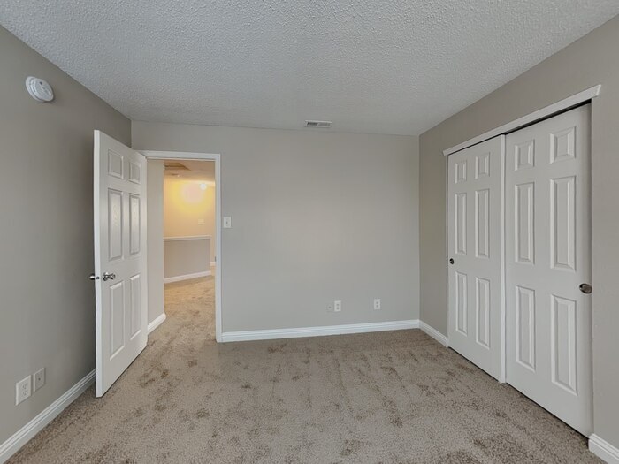 Building Photo - 1570 Broyles Ln