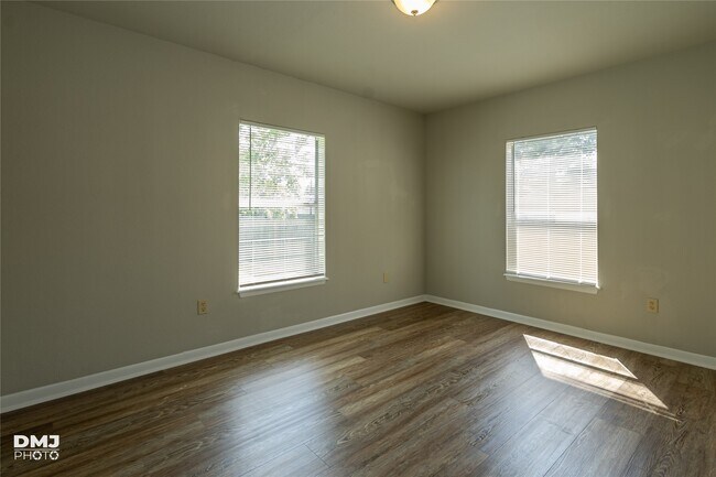 Building Photo - 3140 Boyd Ave