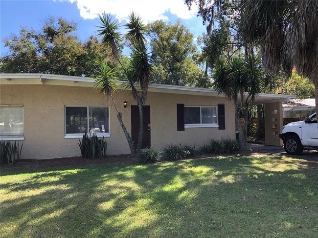 Building Photo - 3 Lotus Lake Dr