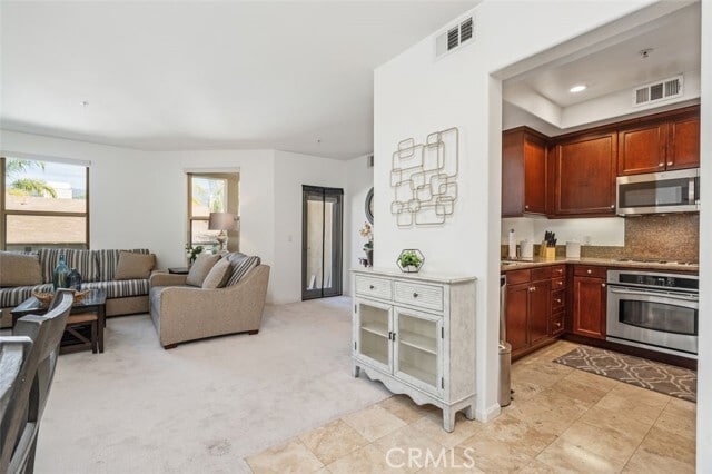 Building Photo - 128 N Oak Knoll Ave