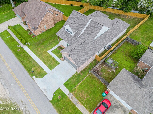 Building Photo - 202 Student Ln