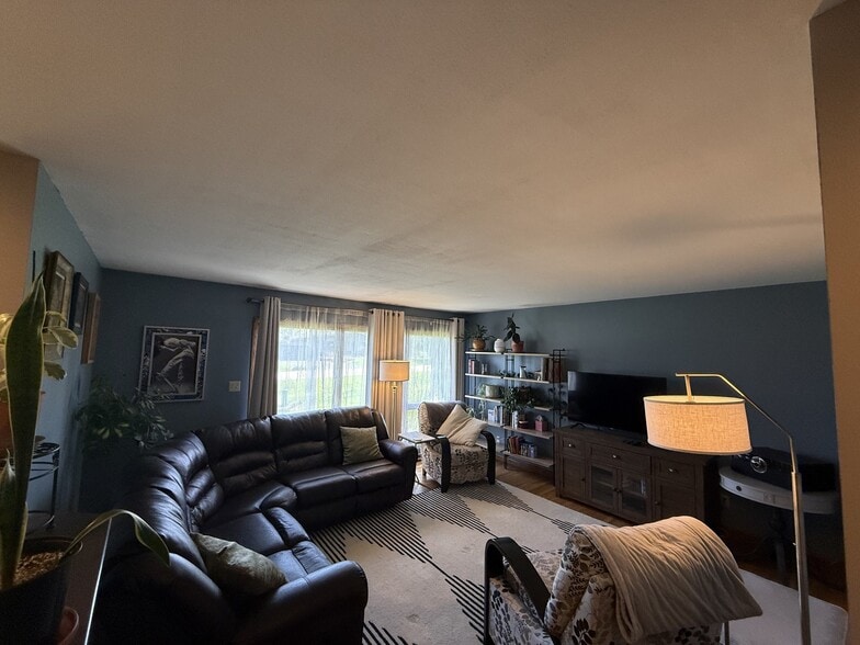 Building Photo - W3798 Highview Dr