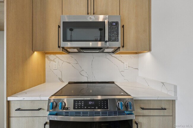 Building Photo - 325 Manville Rd