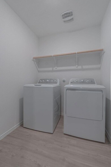 Building Photo - 216 Little Sparklers Lp