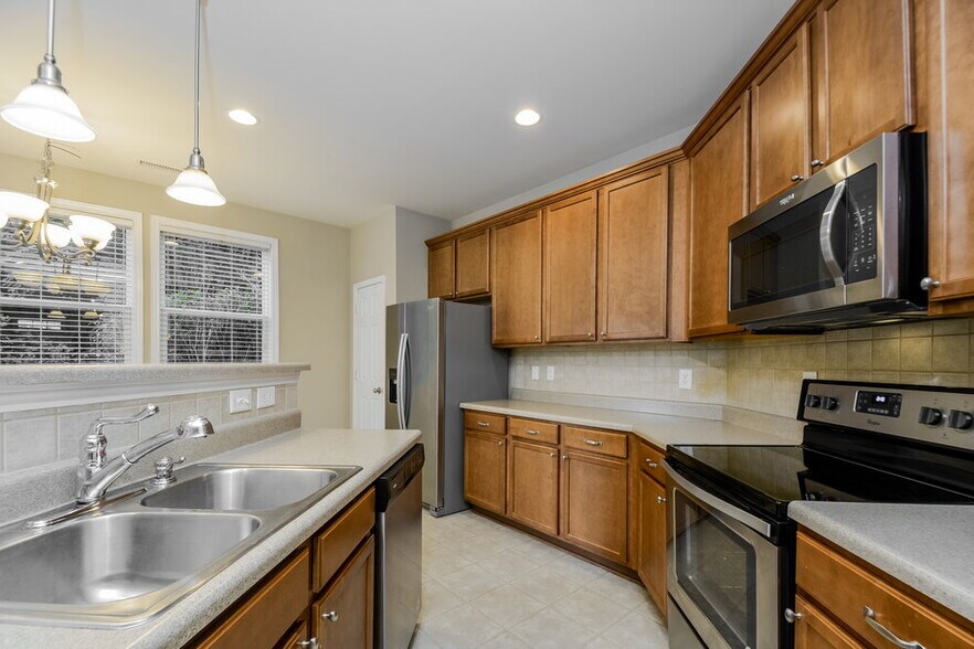 Building Photo - 674 Averasboro Dr