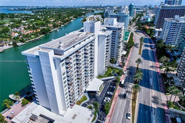 Building Photo - 5700 Collins Ave
