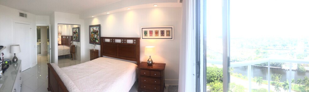 Building Photo - 3640 Yacht Club Dr