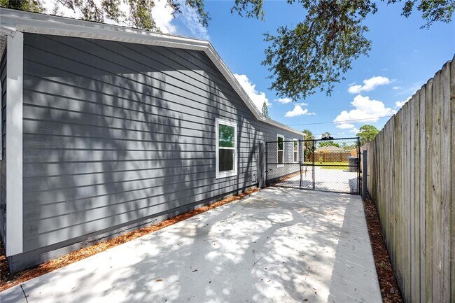 Building Photo - 2859 38th Ave N