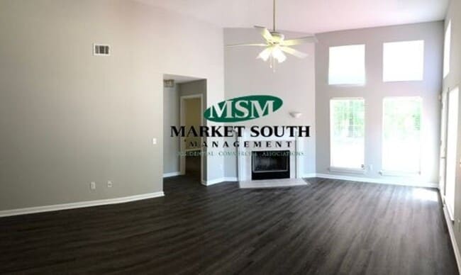 Building Photo - **REDUCED** BEAUTIFUL HOME IN POOLER