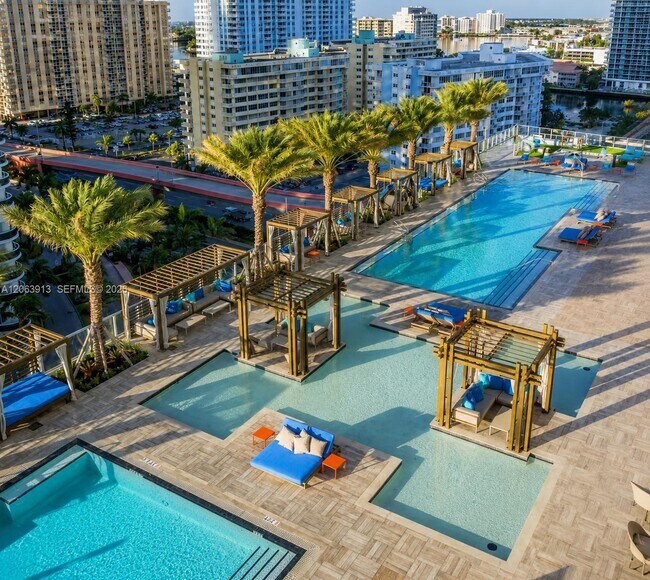 Building Photo - 4111 S Ocean Dr