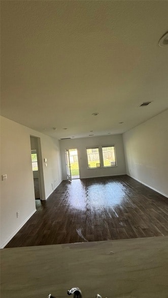 Building Photo - 16957 Rich Pines Dr