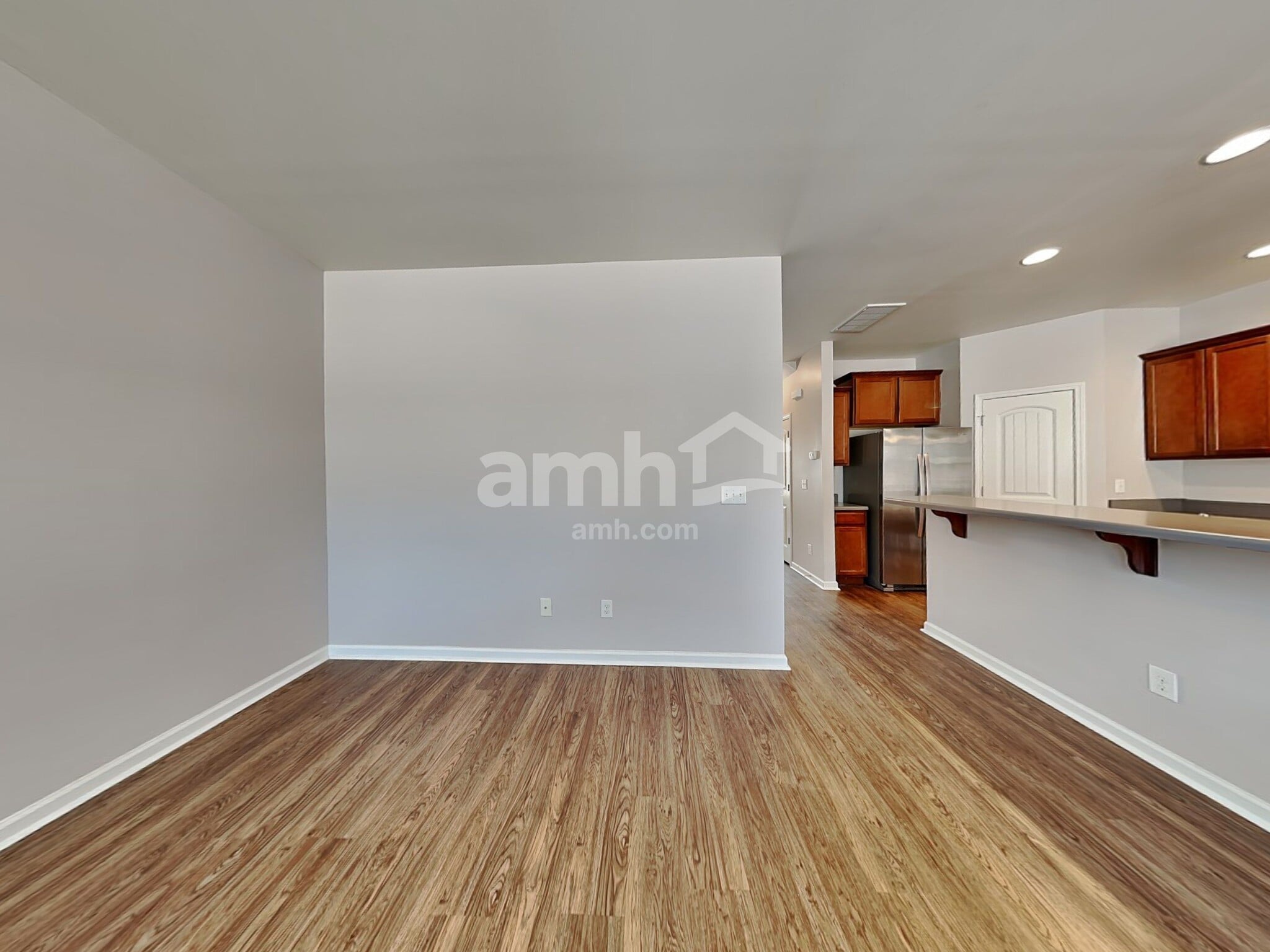 Building Photo - 4489 Middletown Dr