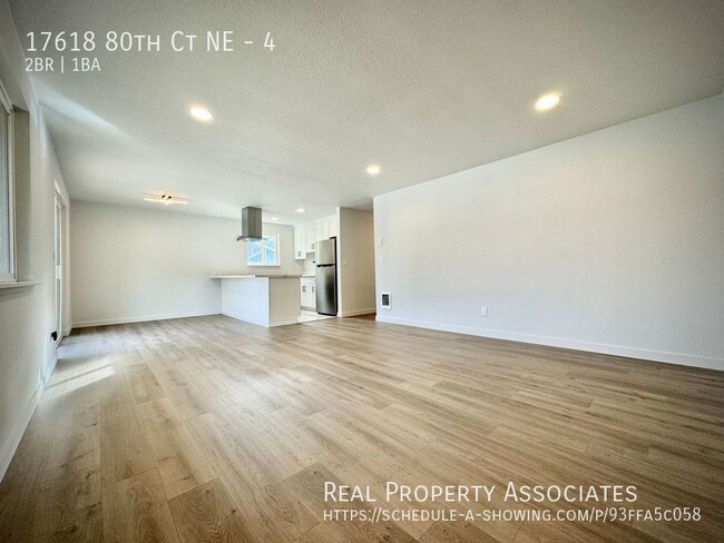 Building Photo - Gorgeous 2 Bed, 1 Bath Apartment – Fully R...