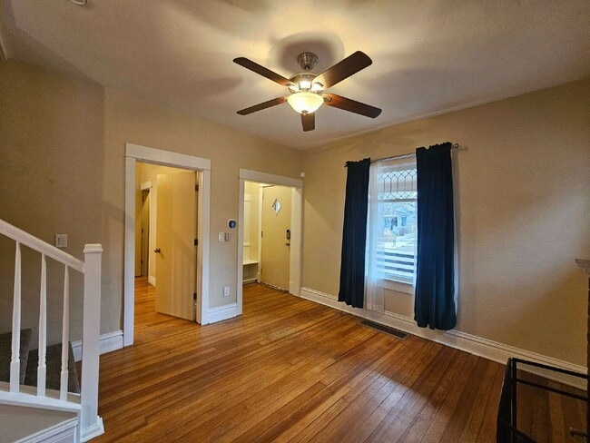 Building Photo - 719 W 1st Ave