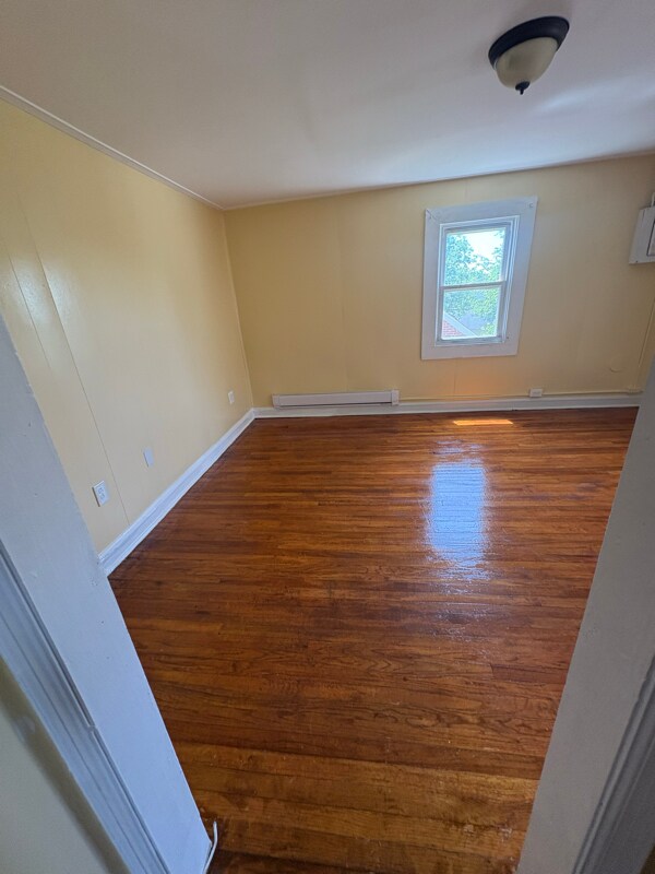 Building Photo - 1208 Daniels Ave