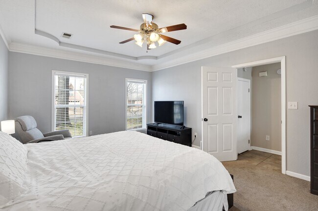 Building Photo - 115 Cottonwood Dr