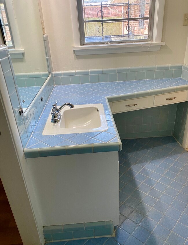 Building Photo - 455 Sandefur Dr