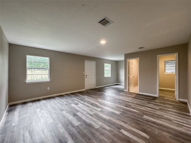 Building Photo - 7710 Claiborne St