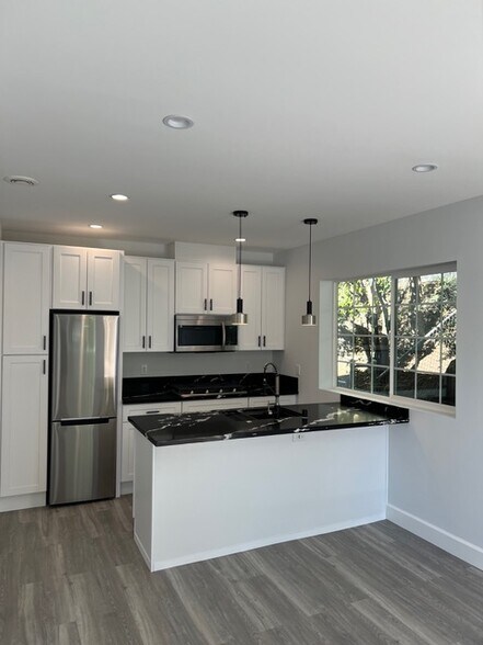 Building Photo - 7111 Scarborough Peak Dr