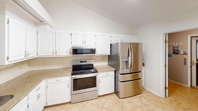 Building Photo - **Reduced rent** $1,880 Spacious 3-Bedroom Home in Prime North Pensacola Location