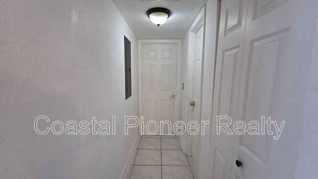 Building Photo - 5005 Dollarway Ct