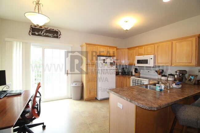 Building Photo - 1617 SW White Birch Cir