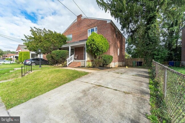 Building Photo - 4011 Mortimer Ave