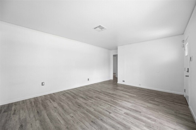 Building Photo - 5919 Van Fleet St