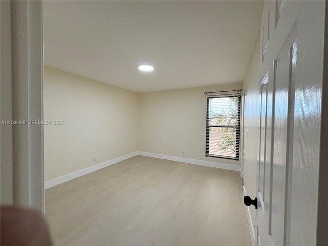 Building Photo - 1606 NW 90th Way