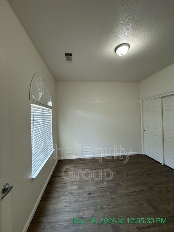 Building Photo - 1323 S Crowe St