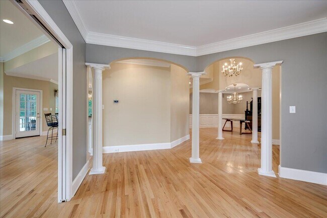 Building Photo - 163 Dumbridge Rd