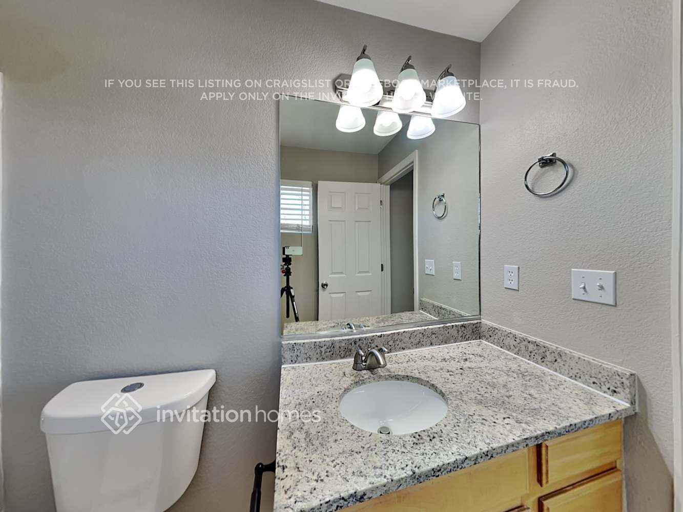 Building Photo - 366 Emerald St