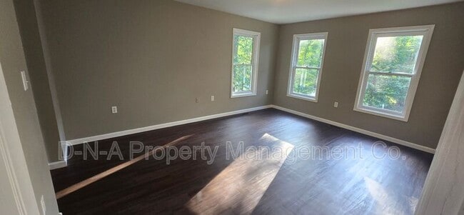 Building Photo - 412 Lakeside Dr