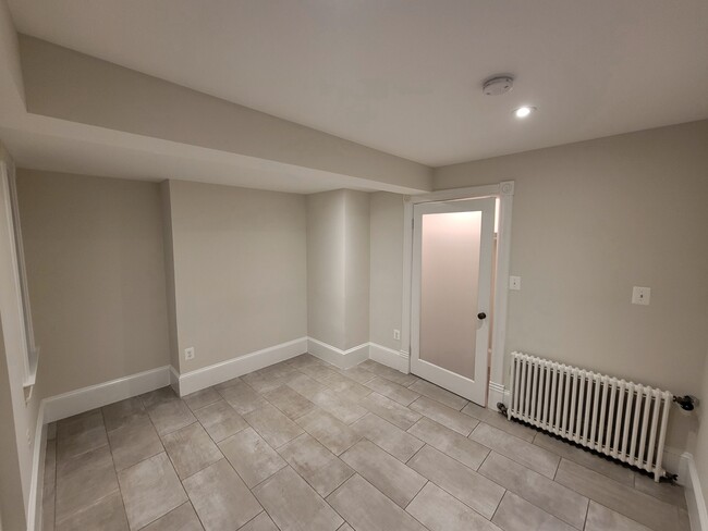 Building Photo - 210 8th St SE