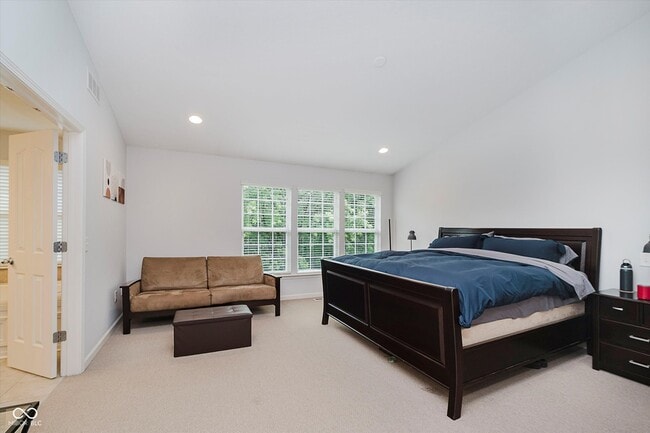 Building Photo - 755 Ivy Ln