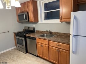 Building Photo - 357 Franklin St