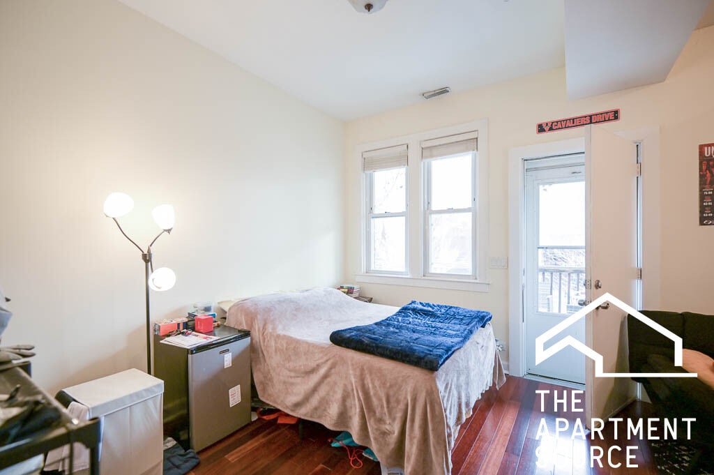 Building Photo - 665 W Cornelia Ave