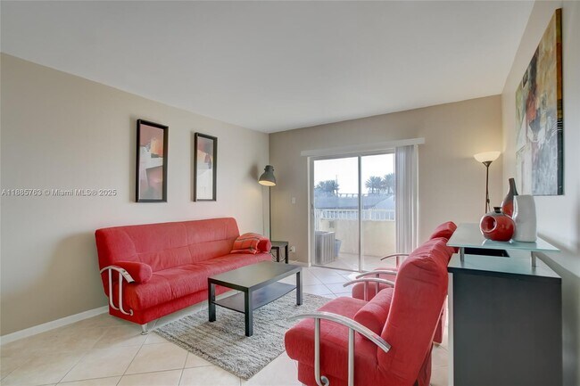 Building Photo - 200 S Birch Rd