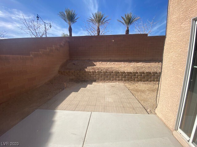 Building Photo - 684 Haunts Walk Ave